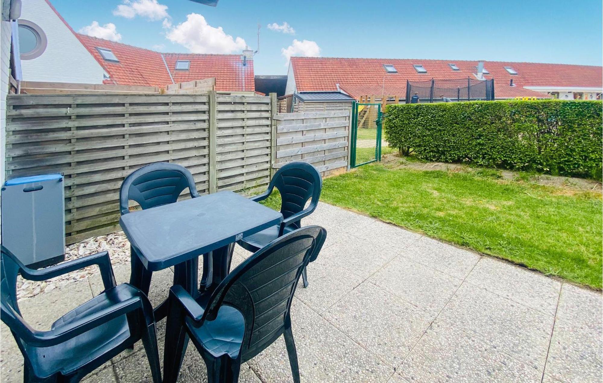 Beautiful Apartment In Bredene With Kitchen Екстер'єр фото