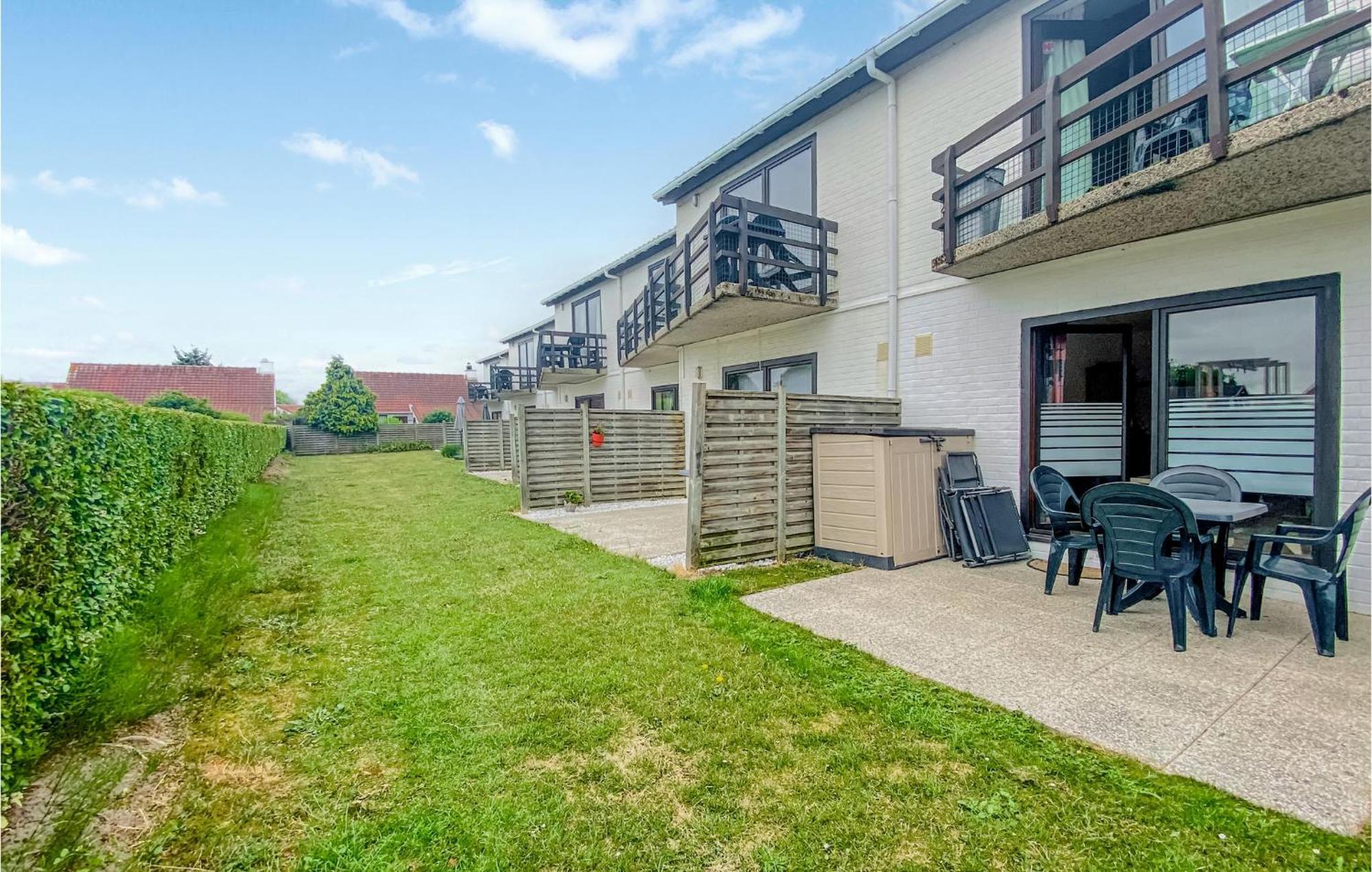 Beautiful Apartment In Bredene With Kitchen Екстер'єр фото